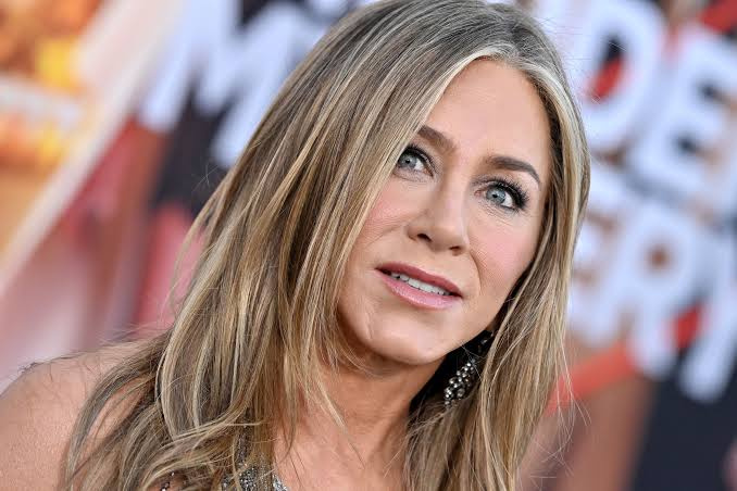 Older Female Celebs Who Secretly Struggle With Pimples